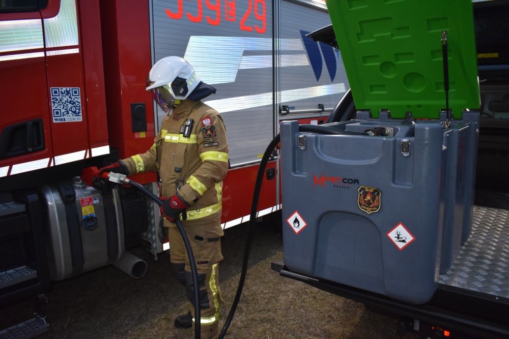 Nowoczesne wsparcie dla OSP Szynkielów! Mobilny zbiornik od firmy Metcor Polska