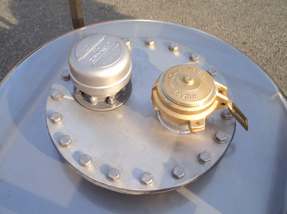 mobilny_zbiornik_paliwo_910l_1